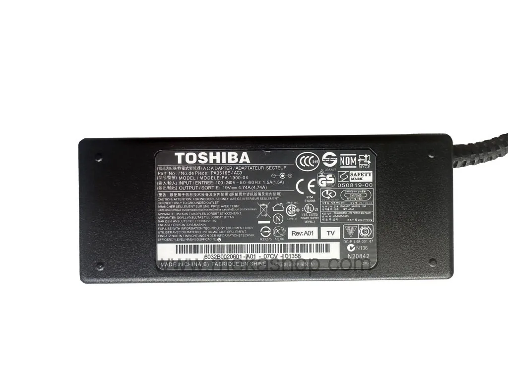 Toshiba 19V 4.74A PIN 5.5 2.5